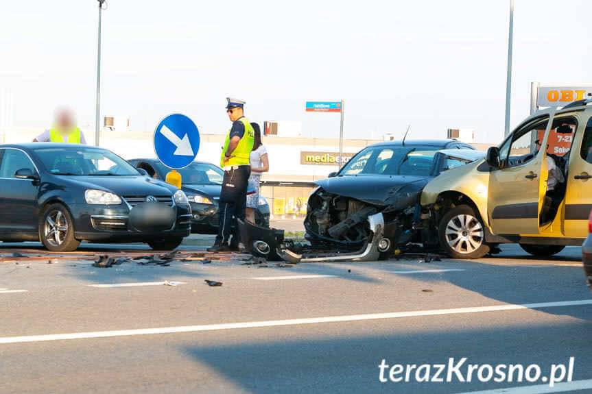 Zderzenie dwóch samochodów w Miejscu Piastowym 