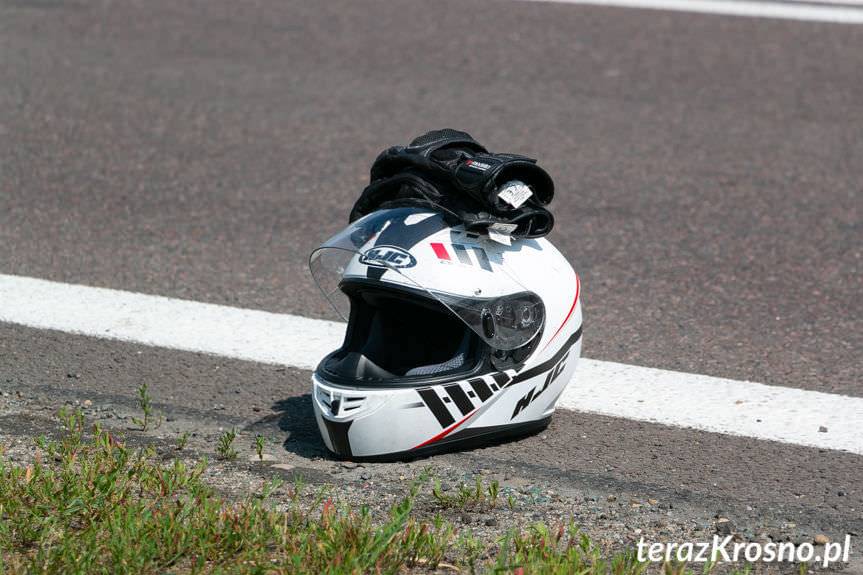 Zderzenie motocyklisty z samochodem w Komborni