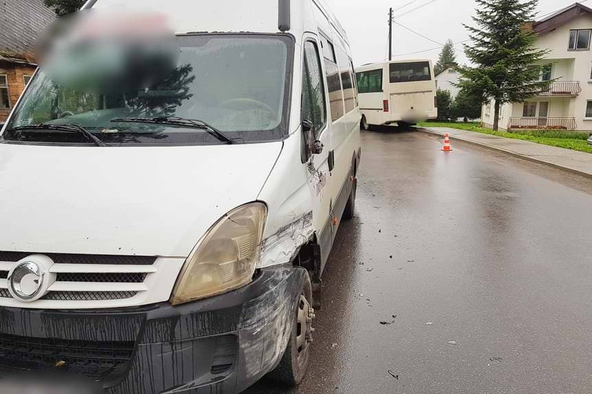 Zderzenie dwóch busów w Rogach 