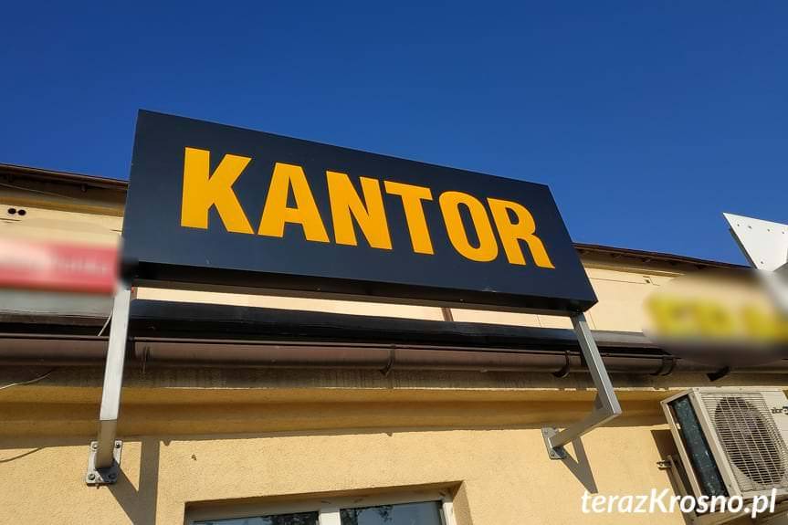 Włamanie do kantoru w Krośnie. Skradziono znaczną kwotę pieniędzy