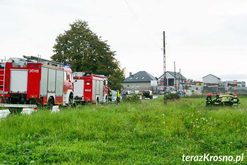 Dachowanie samochodu w Zręcinie