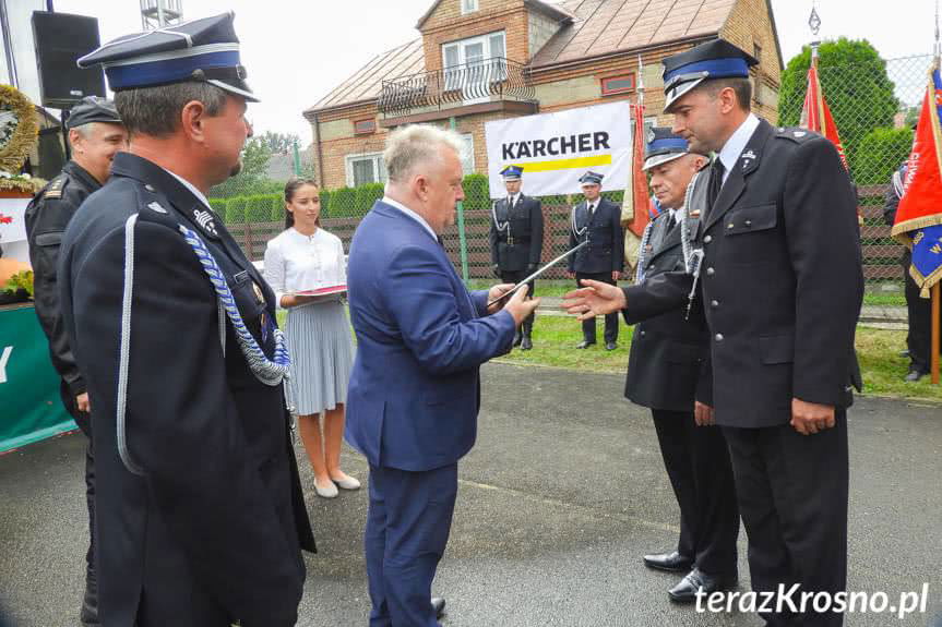 Strażacki jubileusz w Ladzinie z nowym samochodem