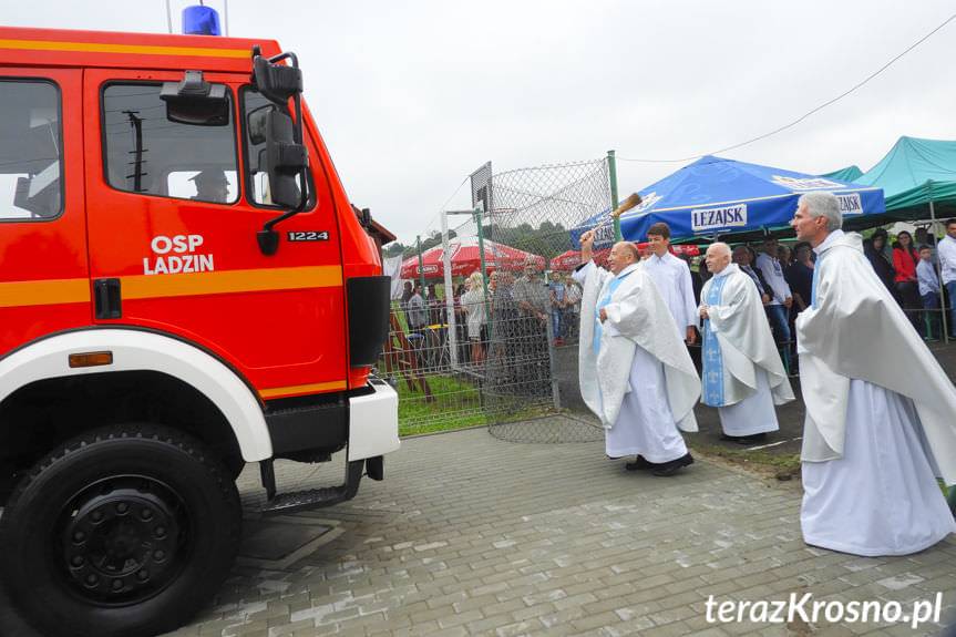 Strażacki jubileusz w Ladzinie z nowym samochodem