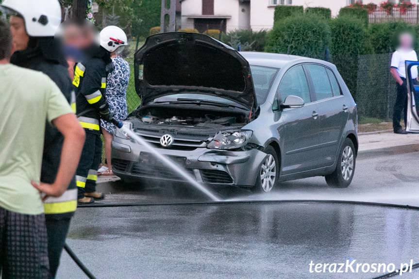 Zderzenie samochodów na zakręcie
