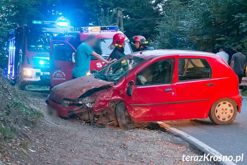 Czarnorzeki. Zderzenie dwóch samochodów