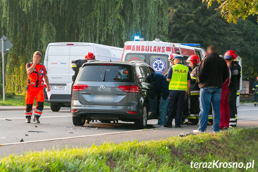 Zagapił się i najechał na tył dostawczaka