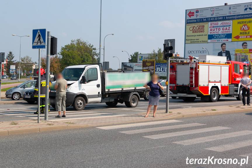 Zderzenie przed światłami na Podkarpackiej