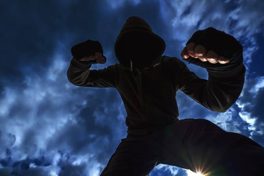 Dwoje napastników napadło i okradło 40-latka