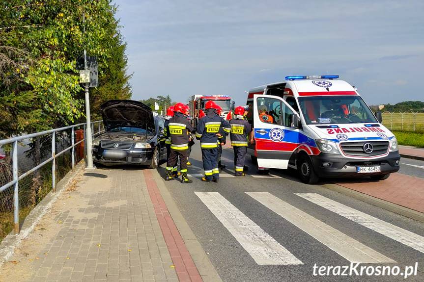 Volkswagenem uderzyła w latarnię