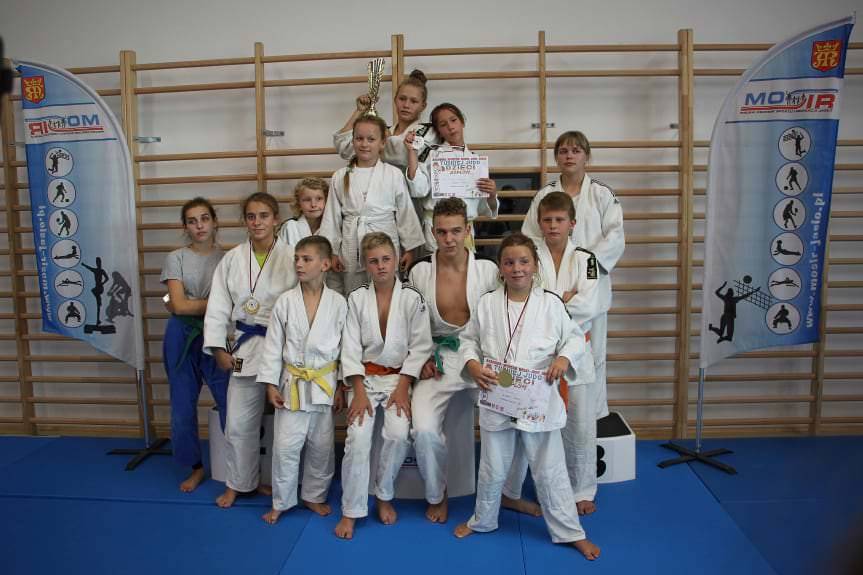 UKS 15 Krosno z 12 medalami