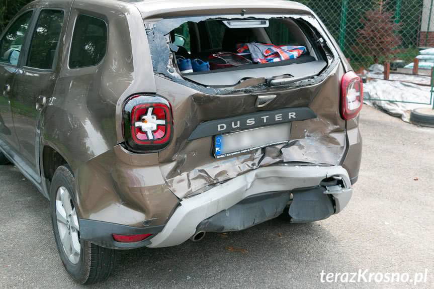 Zderzenie dwóch samochodów na skrzyżowaniu w Krośnie