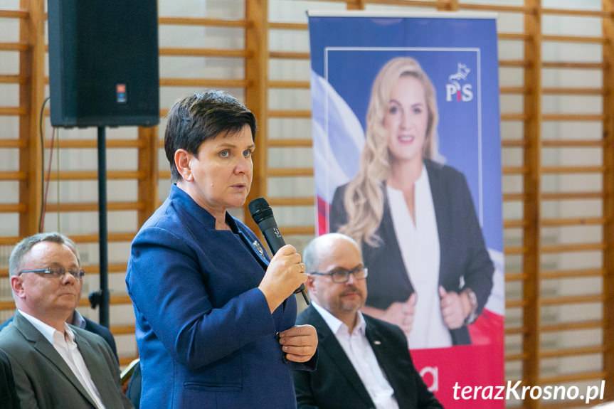 Beata Szydło w Rogach. Przedstawiono ekipę "dobrej zmiany"