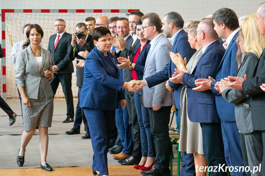 Beata Szydło w Rogach. Przedstawiono ekipę "dobrej zmiany"