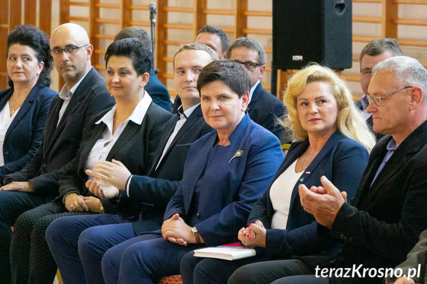 Beata Szydło w Rogach. Przedstawiono ekipę "dobrej zmiany"