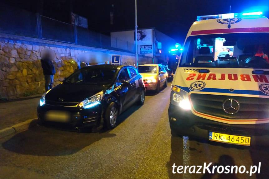 Zderzenie "Elki" z motocyklistą na rondzie