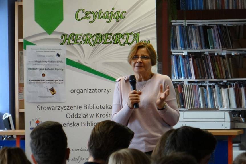 Herbert w bibliotece