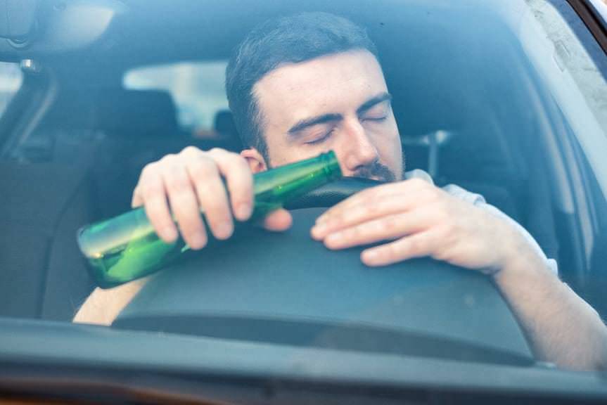 23-latek jechał pijany i bez uprawnień