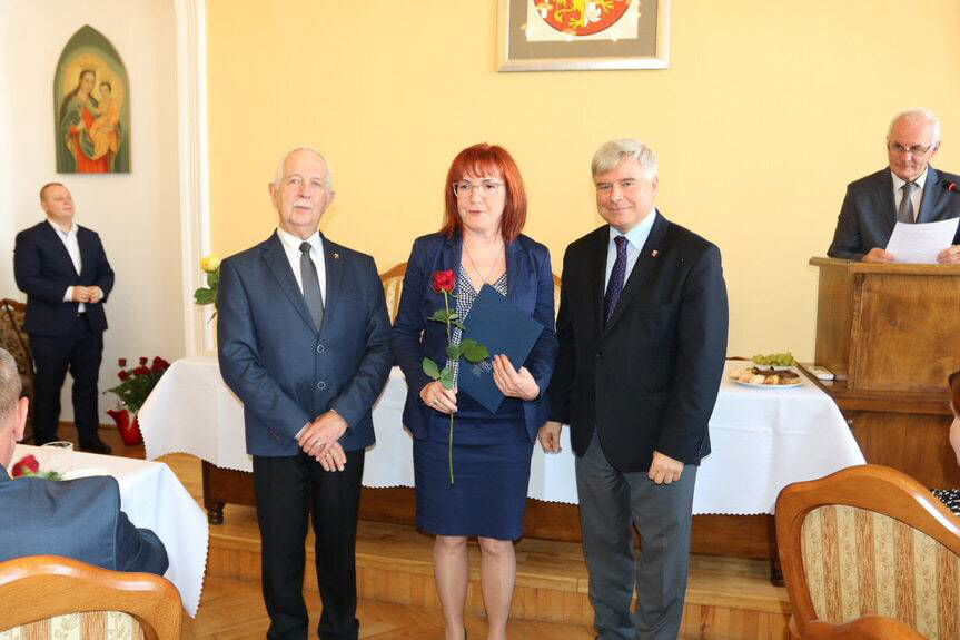 Nagrody dla krośnieńskich nauczycieli z okazji Dnia Edukacji Narodowej