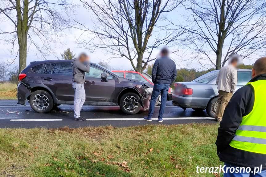 Kolizja trzech samochodów w Jaszczwi
