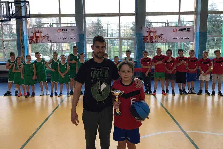 Turniej młodych adeptów koszykówki