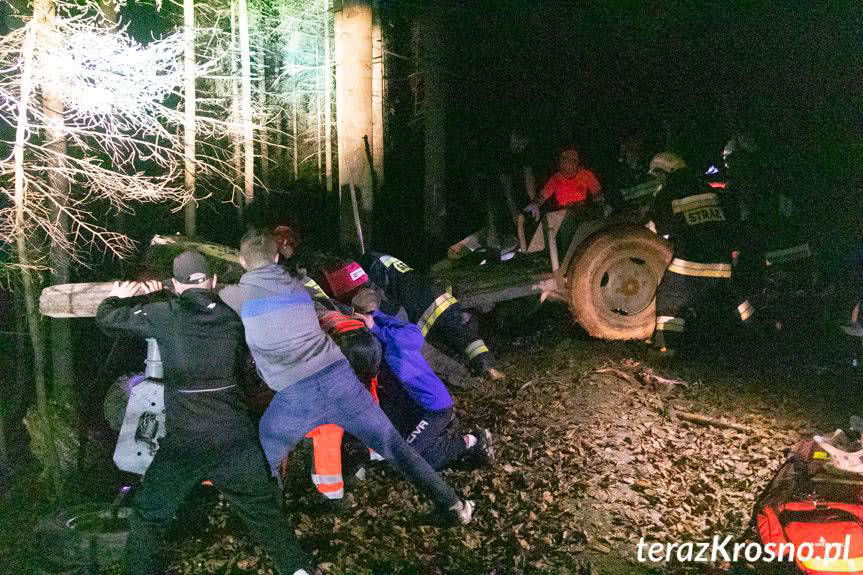 Koszmarny wypadek w lesie, nie żyje młody mężczyzna