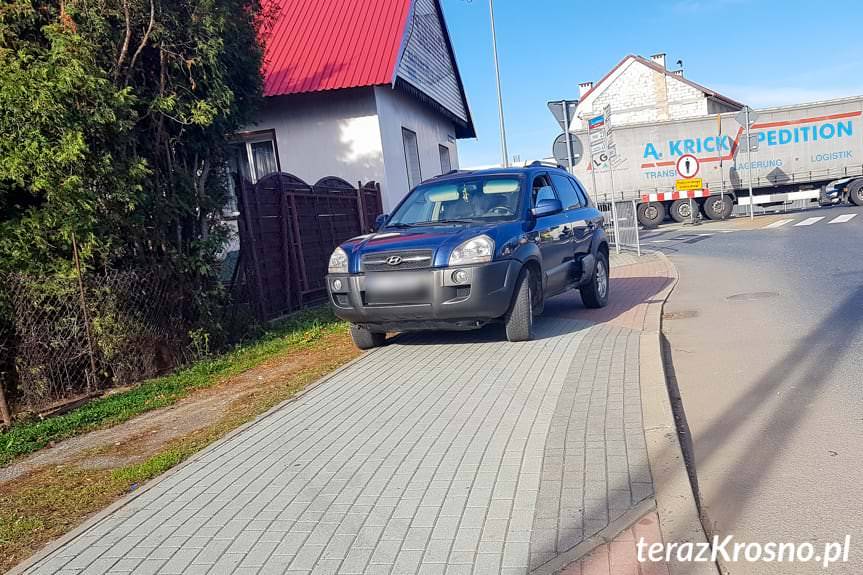 Kolizja na rondzie w Miejscu Piastowym