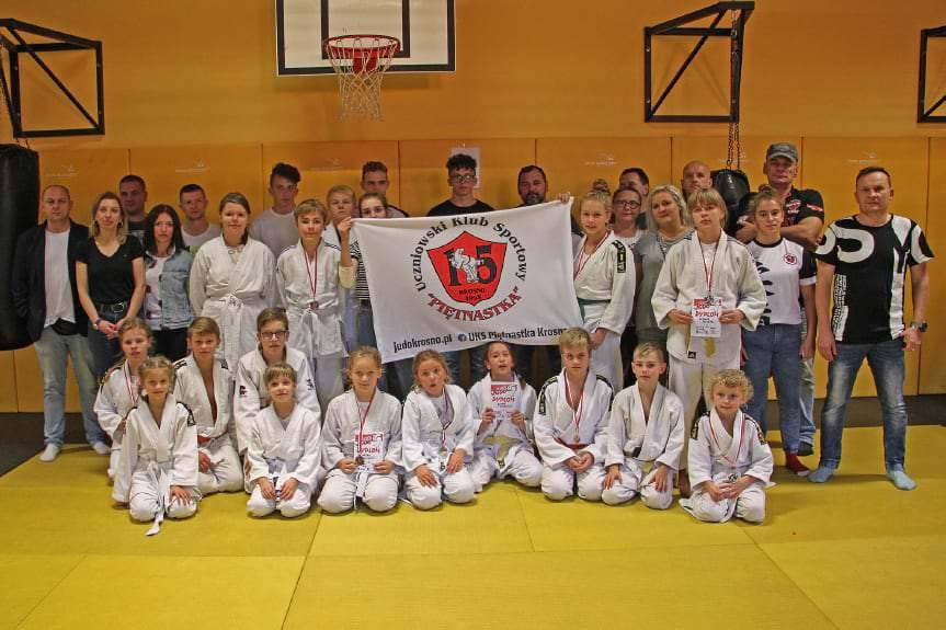 Udane rozpoczęcie sezonu dla UKS 15 Krosno