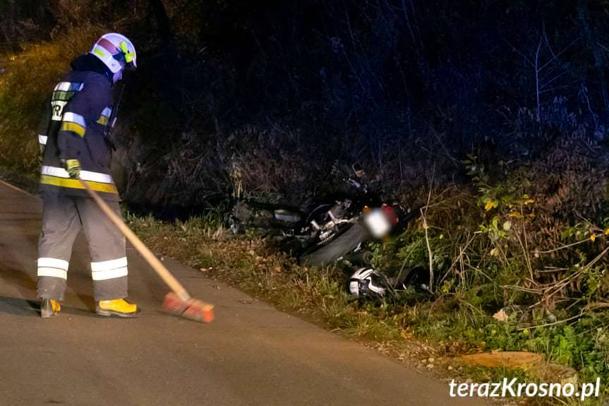 Zderzenie motocykla z samochodem w Rogach