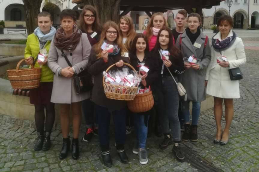 "100 serc dla Niepodległej"