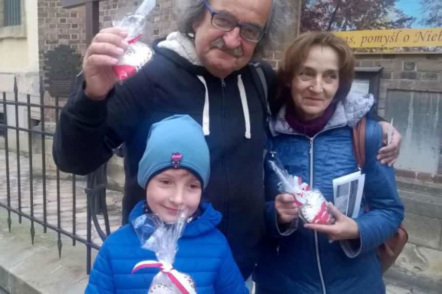 "100 serc dla Niepodległej"