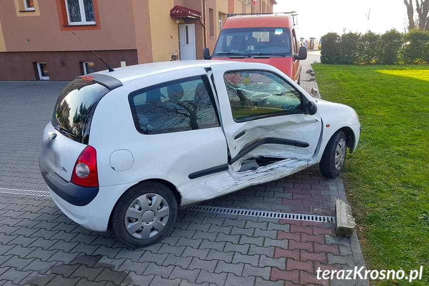 Kolizja na skrzyżowaniu w Łężanach