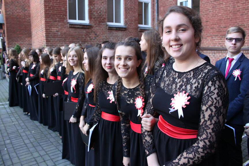 "100 lat Niepodległej" w I LO z Oddziałami Dwujęzycznymi im. M. Kopernika w Krośnie