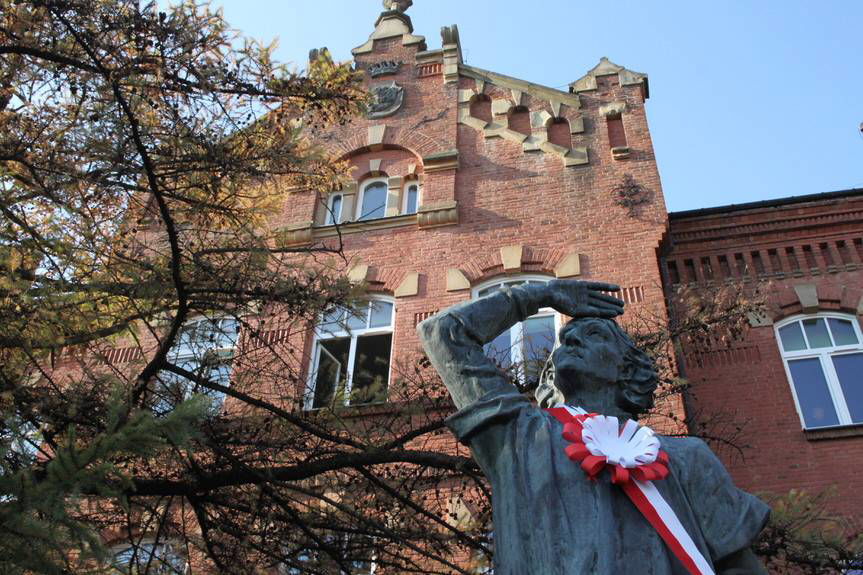 "100 lat Niepodległej" w I LO z Oddziałami Dwujęzycznymi im. M. Kopernika w Krośnie