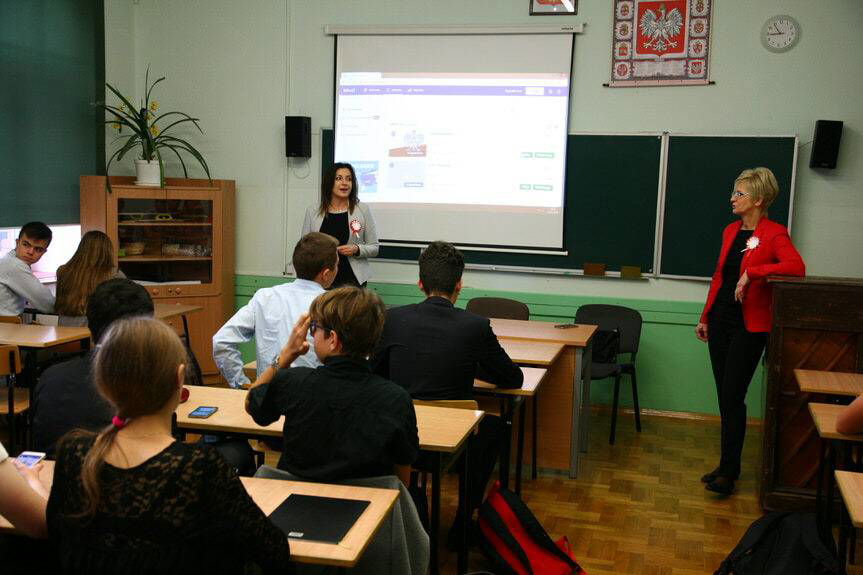 "100 lat Niepodległej" w I LO z Oddziałami Dwujęzycznymi im. M. Kopernika w Krośnie