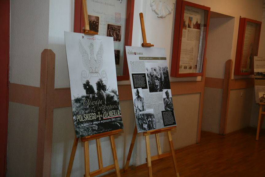 "100 lat Niepodległej" w I LO z Oddziałami Dwujęzycznymi im. M. Kopernika w Krośnie