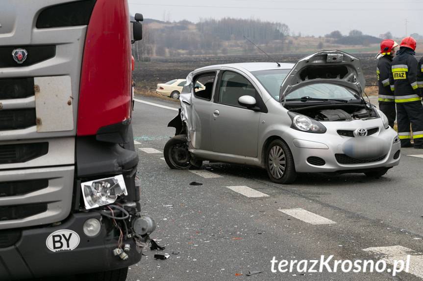 Zderzenie trzech samochodów w Miejscu Piastowym