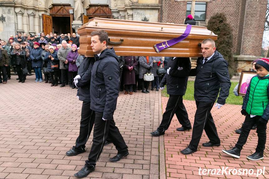 Tłumy na pogrzebie ks. prał. Stanisława Guzika