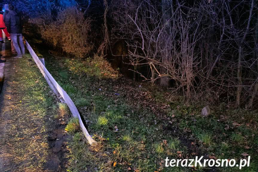 Korczyna. Samochód wypadł z drogi