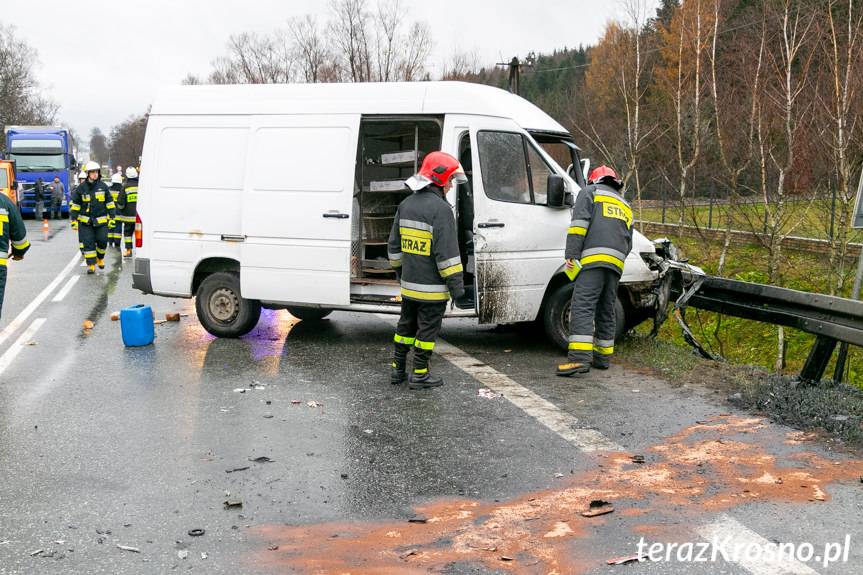 Wypadek w Cergowej. Zderzenie busa z tirem