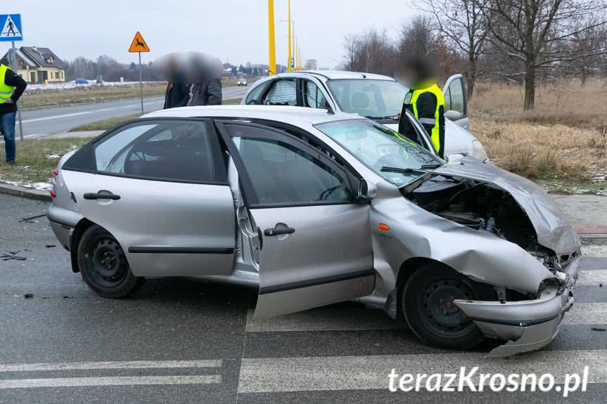 Zderzenie dwóch samochodów na Lotników