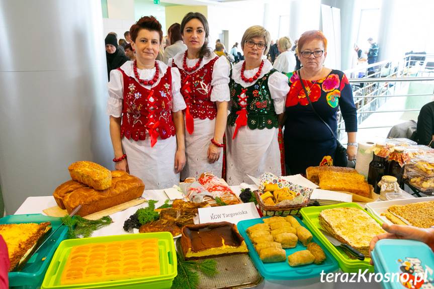 Stoły się uginały. Kiermasz Świąteczny w Krośnie