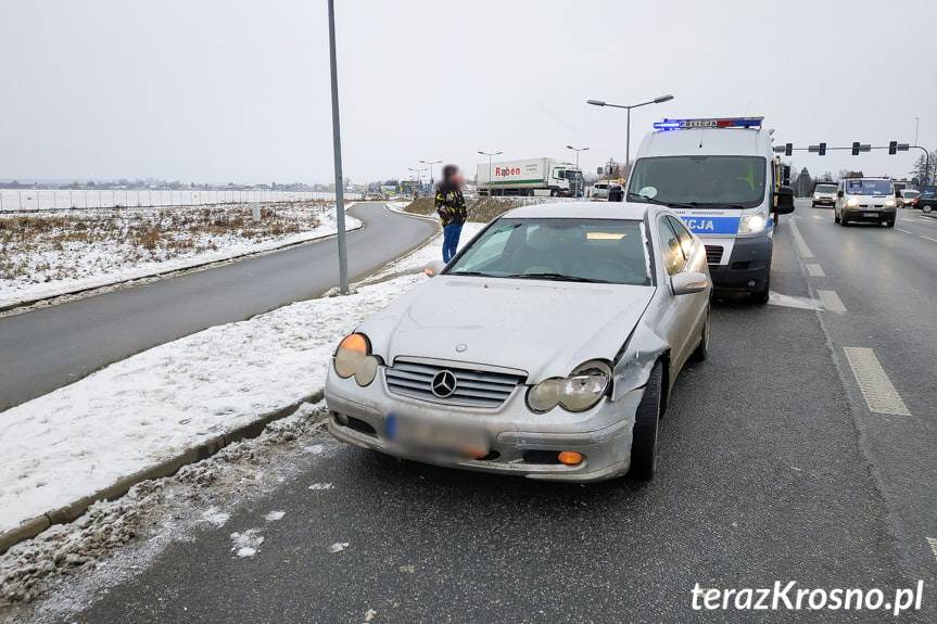 Kraksa na skrzyżowaniu przy wyłączonej sygnalizacji