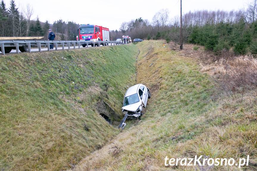 Wypadła samochodem z drogi