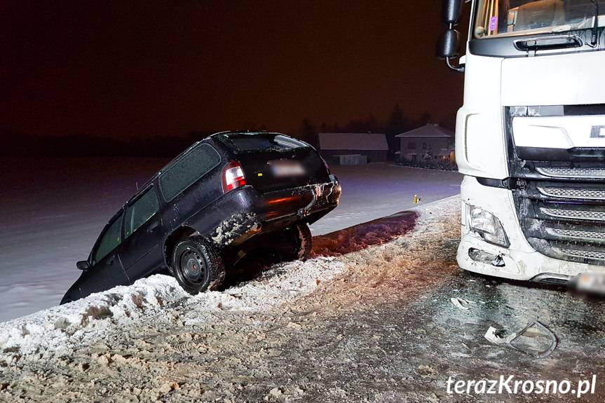 Zderzenie osobówki z tirem