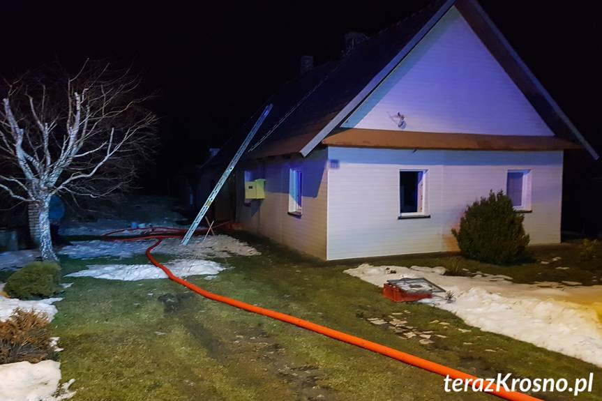 Krościenko Wyżne. Pożar sadzy w kominie