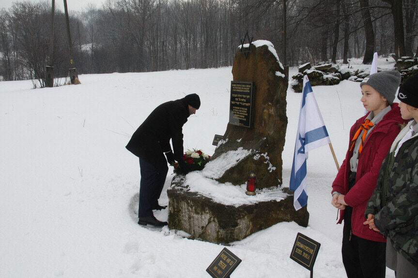 Obchody Międzynarodowego Dnia Pamięci o Ofiarach Holocaustu w Dukli