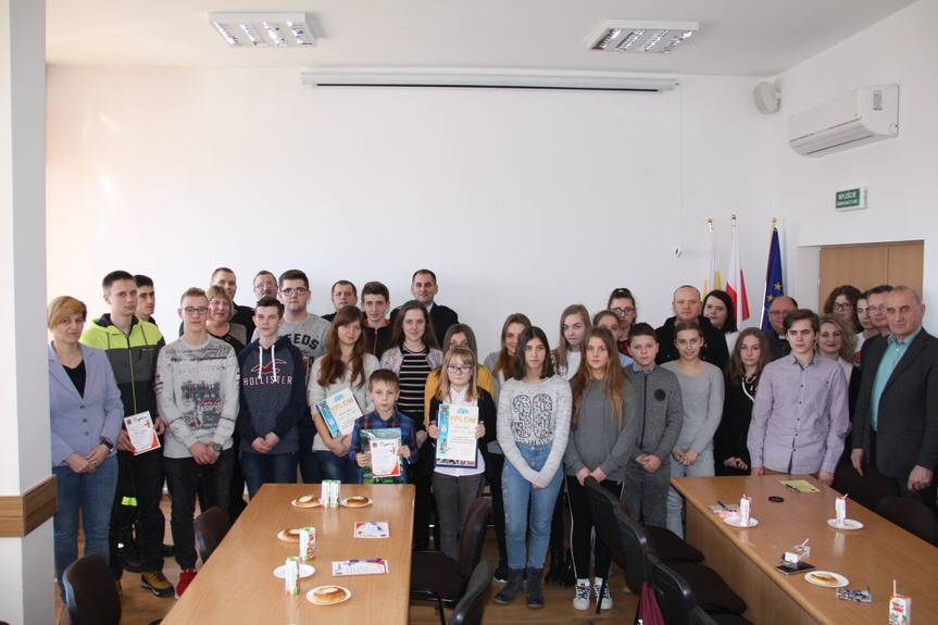 Natalia, Jakub i Patryk zwycięzcami gminnych eliminacji w Konkursie Wiedzy Pożarniczej