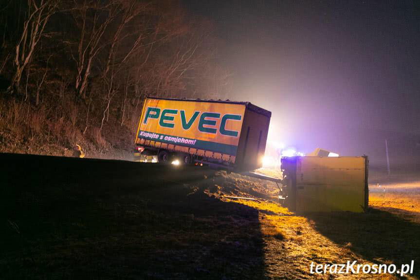 Zderzenie tirów w Nowej Wsi