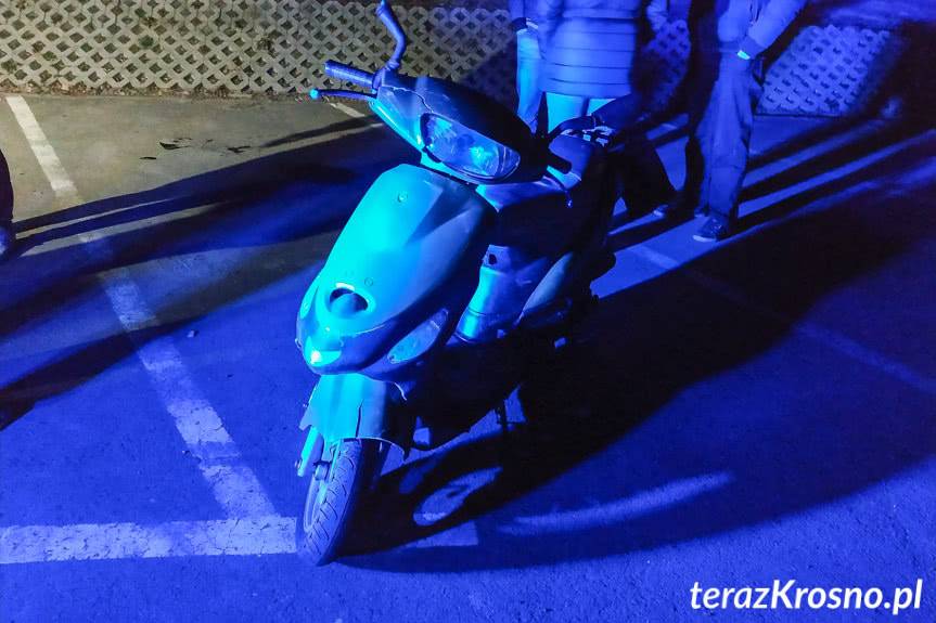 Ranny motorowerzysta znaleziony przed kościołem