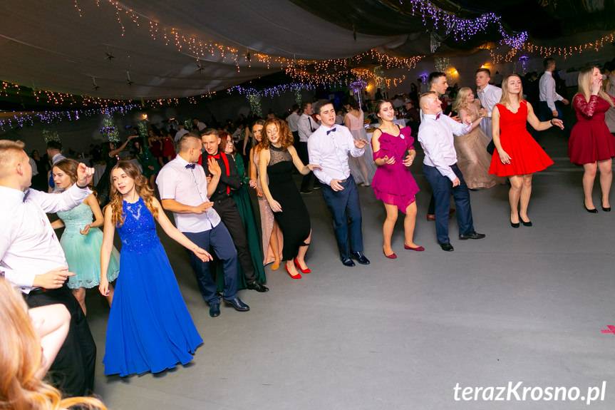 Studniówka 2019. Tak bawili się na balu uczniowie Szczepanika